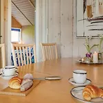 Nyaraló Three-bedroom In Sydals Skovbyballe