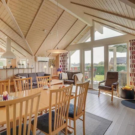 Three-bedroom In Sydals Vakantiehuis